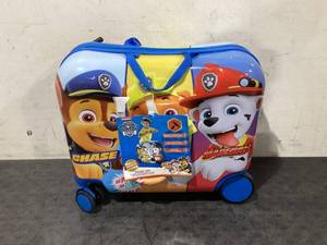 lot 702 image: Nickelodeon Paw Patrol Kids Ride On Luggage