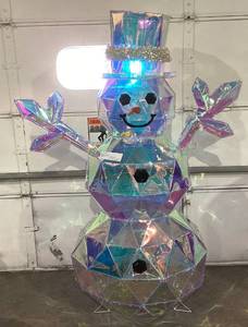 lot 487 image: Members Mark 6 Pre-Lit Prismatic Snowman