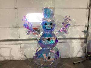 lot 488 image: Members Mark 6 Pre-Lit Prismatic Snowman