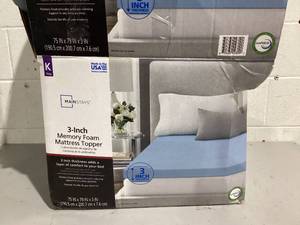 lot 554 image: King Size Mainstays 3 Memory Foam Mattress Topper