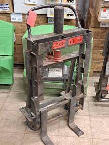lot 2 image: Skarnes Rol-A-Lift 2000-lbs DollyJack M4