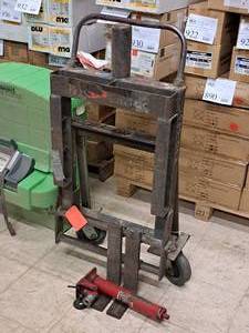 lot 3 image: Skarnes Rol-A-Lift 2000-lbs DollyJack M4