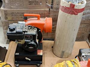 lot 7 image: Allegro Briggs & Stratton 475 Series 148cc Gas Duct Blower with Blower Ducting