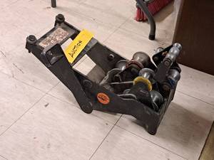 lot 8 image: Greenlee Shoe Group Roller Support Conduit Pipe Bender 555SBC