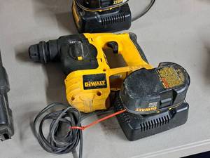 lot 20 image: DeWalt 18V SDS Hammer DC212 with Battery, Charger