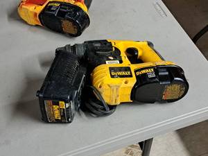 lot 22 image: DeWalt 18V SDS Hammer DC212 with Battery, Charger