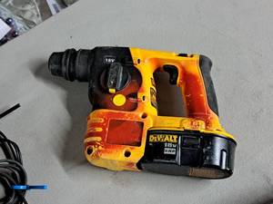 lot 23 image: DeWalt 18V SDS Hammer DC212 with Battery