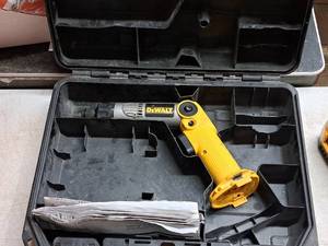 lot 29 image: DeWalt Heavy Duty 7.2V Screwdriver DW920 with Case