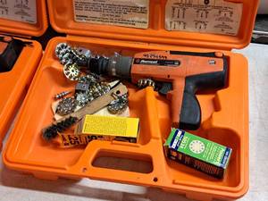 lot 31 image: ITW Ramset  Red Head D45 Fastener with Replacement Disc Loads and Plastic Case