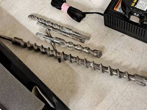 lot 43 image: Lot of (5) Assorted Masonry Drill Bits