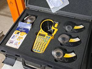 lot 46 image: Brady IDXpert Handheld Labeler with Case