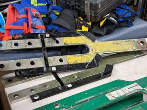lot 65 image: Lot of (2) Greenlee MBT Hydraulic Tube Bender Parts 881