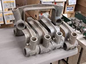 lot 70 image: Lot of (5) Tool Leg Supports