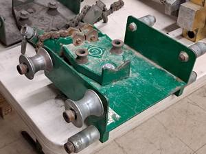 lot 71 image: Greenlee Cam Track Pipe Vise 487