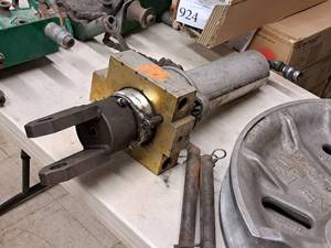 lot 73 image: Hydraulic Motor