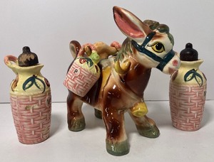 lot 39 image: Thames Donkey Figurine with Salt and Pepper and Oil and Vinegar Cruets