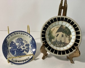 lot 45 image: Enoch Wedgewood Turnstall Blue Willow Schwepps Advertising Tip Tray
