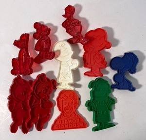 lot 52 image: Vintage Walt Disney, Porky Pig, Charlie Brown, Ronald McDonald Cookie Cutters