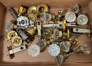 lot 74 image: Vintage Glass and Brass Door Knobs and Hardware