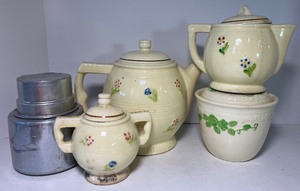 lot 90 image: Vintage Fraunfelter Ceramic Coffee Pot Set Oven Serve Cereal Jar