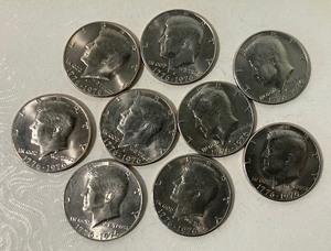 lot 92 image: 1776-1976 Kennedy Bicentennial Half Dollars Lot of 9