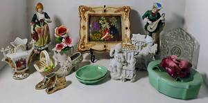 lot 126 image: Victorian Era Style Decor and Collectibles