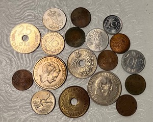 lot 120 image: Denmark Currency 18 Piece Lot