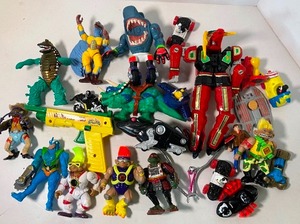lot 98 image: 1990s Mighty Morphin Power Rangers and Ace Novelty Stone Protectors Figurines
