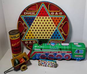 lot 134 image: Vintage Lot of Tin Litho Toys Marx Wagon, Puff Puff Train, Koyo Ladybug and Turtle