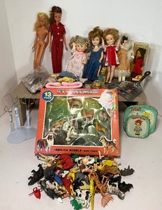 lot 153 image: LARGE Lot Vintage Toys Penny Brite Dolls, Farm Animals