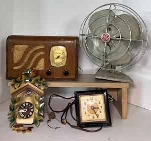 lot 159 image: Vintage Fan, Clock and Radio