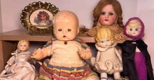 lot 175 image: Antique Bisque and Porcelain Dolls