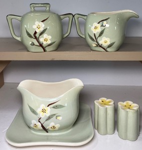 lot 191 image: Weil Ware California Pottery Blossom Celadon Green Dishes Salt and Pepper Set