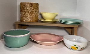lot 194 image: Vintage LuRay Dishes Lot