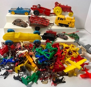 lot 222 image: Auburn Rubber Co. Convertible Cadillac Batman, Tractor, Mixed Vintage Toy Lot