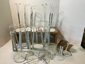 lot 224 image: Lot of Doll Stands 30 PC
