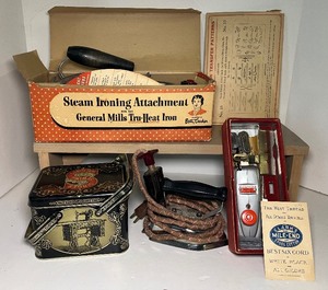 lot 167 image: Vintage Sewing Lot