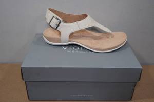 Vionic Terra Sandals -Size 7