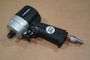 Husky 12 Compact Air Impact Wrench
