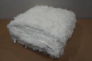 Faux Fur Runner Rug -White, 6x2