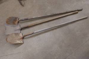 3 Shovels