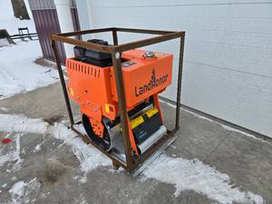 lot 25 image: Landhoner Vibratory Roller Packer Single