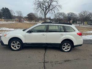 lot 2 image: 2014 SUBARU OUTBACK 2.5I All wheel drive AUTOMATIC