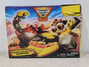 lot 26 image: MONSTER JAM MINI JAMS- POSSIBLE CUSTOMER RETURN