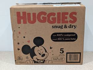 lot 44 image: ONE BRAND NEW BOX OF HUGGIES SNUG & DRY SIZE 5