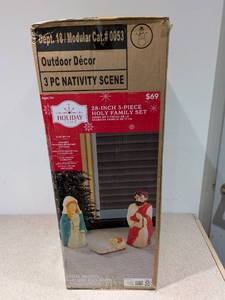 lot 121 image: BRAND NEW HOLIDAY TIME 28 3PC. HOLY FAMILY SET (OUTDOOR DECOR)