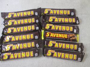 (B-1) 12 - 5th Avenue Candy Bars Pa...