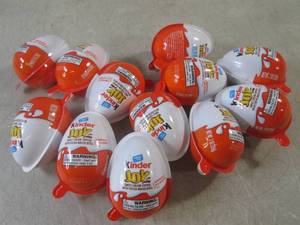 (B-1) 12 Kinder Joy Treat  Toy Bes...