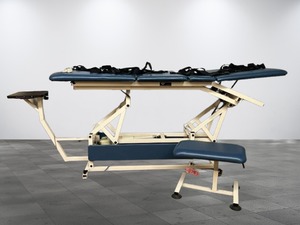 MSRP $5000 Chattanooga Tru-Eze E-600320 Tru-Trac Power Variable Height Adjustment Treatment Traction Table with Stool &amp Hand Control - Makes An Amazing Massage Table Ink Bed Too End Piece Is Removable Great Working Condition