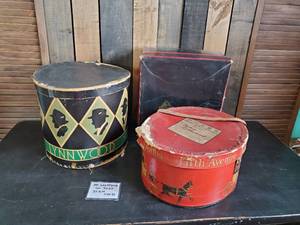 lot 84 image: 3 vintage Hat Boxes Dobbs, Lynnwood, Resistol  Cool Boxes for Display or use